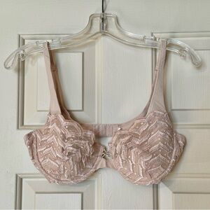 VICTORIAS SECRET Very Sexy Bra - Brand New - Never Worn